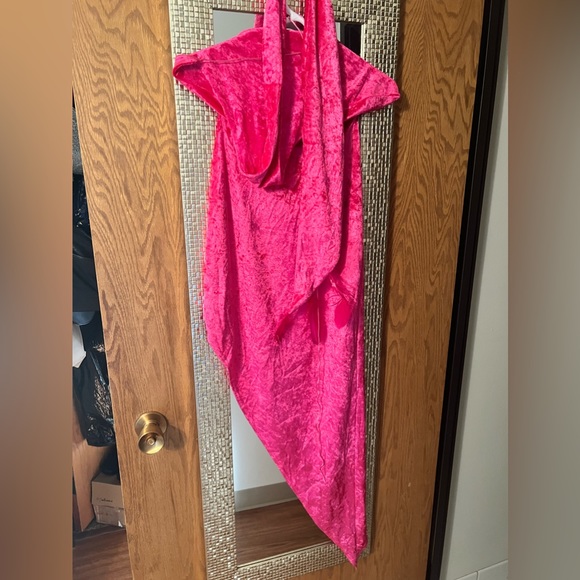 BEAUTIFUL FUCHSIA DRESS BY MOM… SIZE MEDIUM… EXCELLENT CONDITION. - Picture 2 of 10